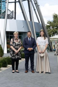 predsednica Turistične zveze Lendava vabi Eva Marija Banutai (levo), župan Občine Lendava Janez Magyar, Vinska kraljica Slovenije, Sanja Ferjančič